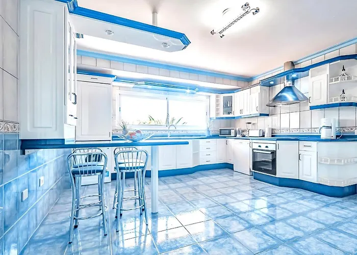 Villa Raquel With Private Pool And Sea View