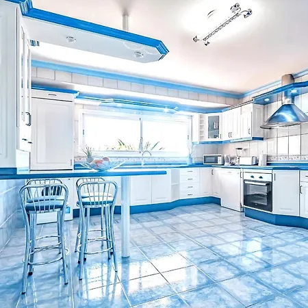 Βίλα Raquel With Private Pool And Sea View