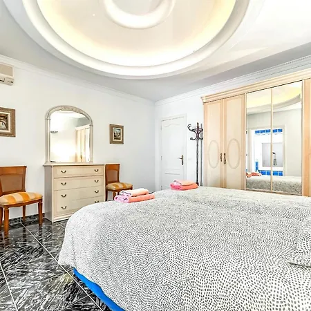 ヴィラ Raquel With Private Pool And Sea View Los Menores